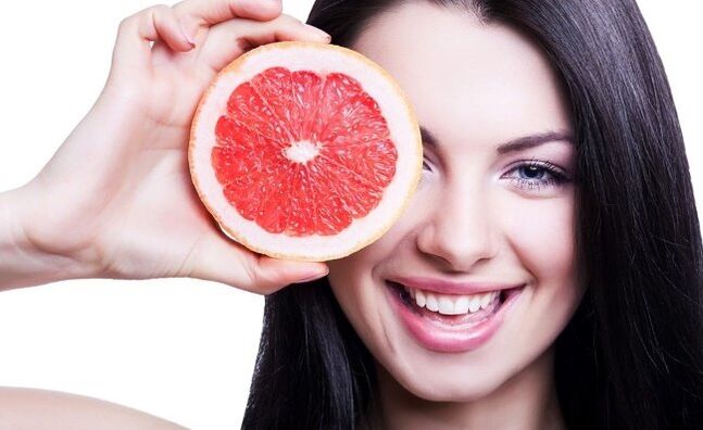 El pomelo es la mejor fruta para bajar de peso.